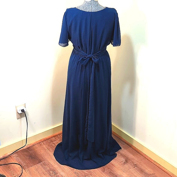 Women's Elegant Navy Blue Maxi Dress - Picture 3 of 11